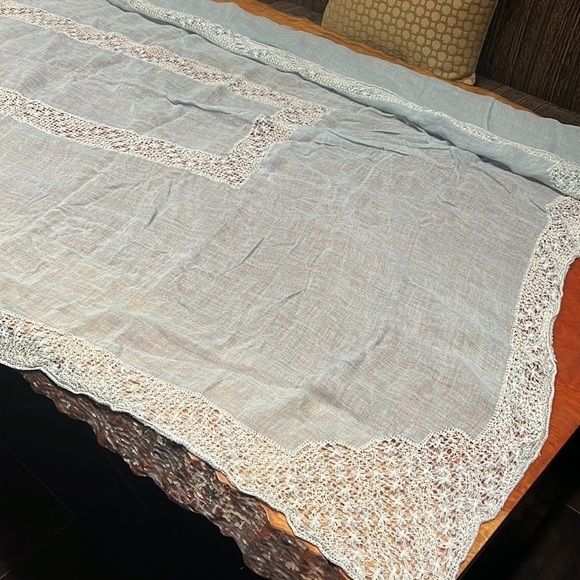 7’ x 5’ Italian Linen & Crochet Tablecloth